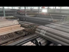 بارگذاری لوله ها در انبار